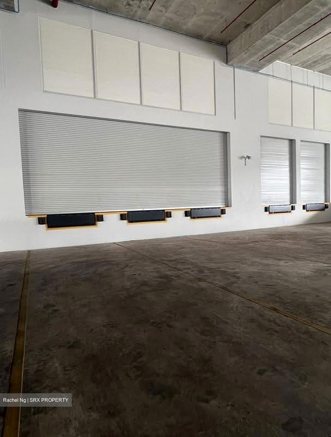 Pioneer Road (D22), Warehouse #621632471